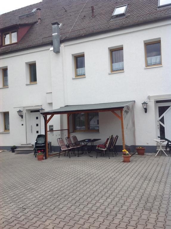 Pension Lindengarten Нюрнберг Екстериор снимка