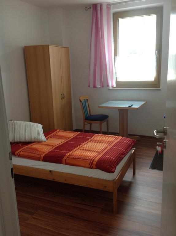 Pension Lindengarten Нюрнберг Екстериор снимка