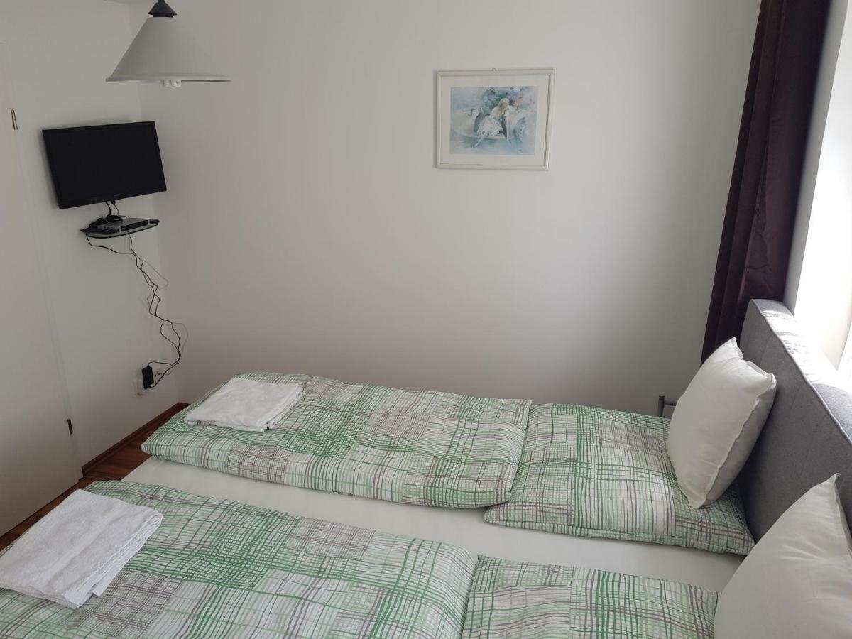 Pension Lindengarten Нюрнберг Екстериор снимка